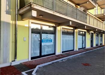 Commercial Premises / Showrooms for Rent in Rovereto