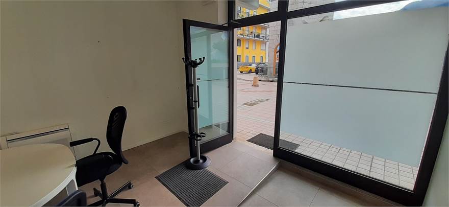 Studio con rifiniture accurate